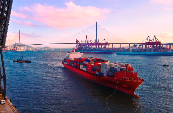 寧波國(guó)際貨代憑借日益完善的物流體系，成為了國(guó)際貨代行業(yè)的佼佼者