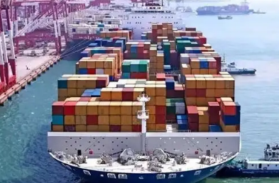 青島貨代如何應(yīng)對集裝箱市場費率兩級化？