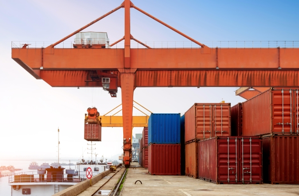 青島貨代行業(yè)作為連接世界的紐帶，為青島經(jīng)濟(jì)發(fā)展注入了活力