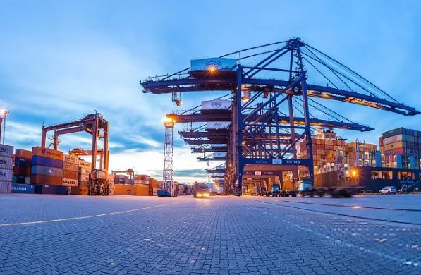 隨著物流行業(yè)的快速發(fā)展，青島海運(yùn)拼箱公司的未來充滿了無限可能