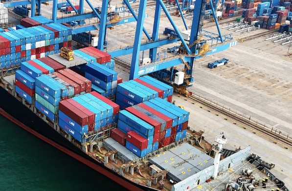 青島貨代海運(yùn)在國際貿(mào)易中發(fā)揮著越來越重要的作用